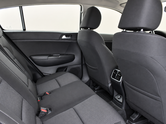 2018 Kia Sportage IV Рестайлинг, белый, 1850000 рублей - вид 12