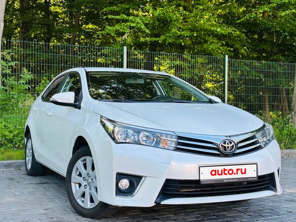 2015 Toyota Corolla XI (E160, E170, E180), белый, 1650000 рублей - вид 1