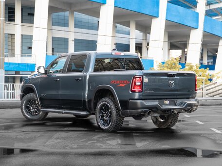 2025 Ram 1500 Crew Cab V Рестайлинг, синий, 10490000 рублей, вид 5