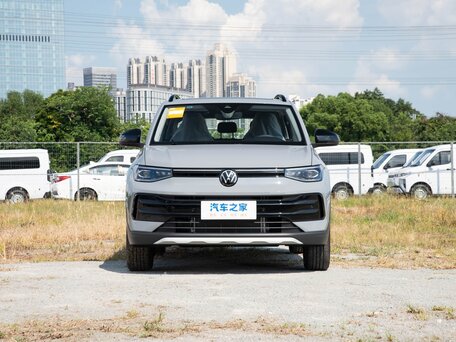 2026 Volkswagen Tharu XR, серый, 2349004 рублей, вид 1