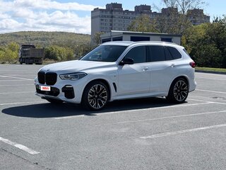 2021 BMW X5 45e IV (G05/G18), белый, 8800000 рублей, вид 1