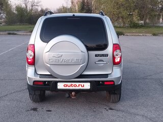 2011 Chevrolet Niva I Рестайлинг, серебристый, 800000 рублей, вид 4