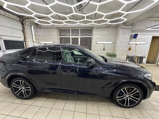 2020 BMW X6 M Competition III (F96), чёрный, 7700000 рублей, вид 2