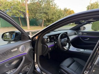 2020 Mercedes-Benz E-Класс 350 V (W213, S213, C238) Рестайлинг, чёрный, 4400000 рублей, вид 4
