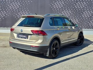 2018 Volkswagen Tiguan II, бежевый, 2780000 рублей, вид 2