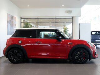 2019 Mini Hatch JCW III (F55/F56) Рестайлинг, красный, 2514000 рублей, вид 4