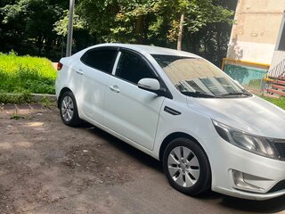 2013 Kia Rio 5-speed III, белый, 750000 рублей, вид 3