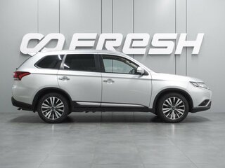 2020 Mitsubishi Outlander III Рестайлинг 3, серебристый, 2485000 рублей, вид 5