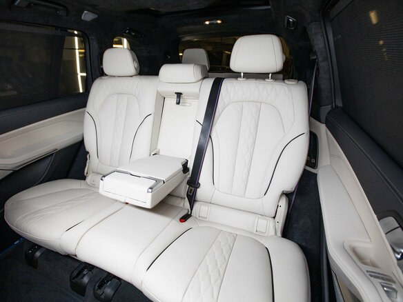 2026 BMW X7 40i I (G07) Рестайлинг, чёрный - вид 25