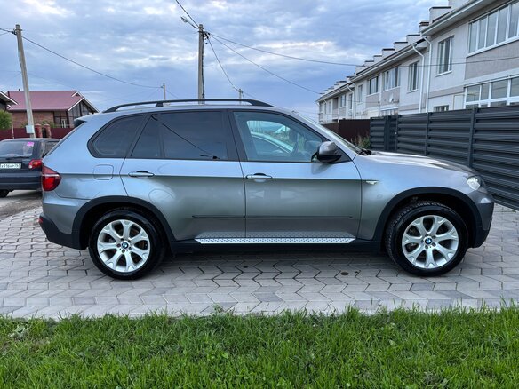 2010 BMW X5 30i II (E70), серый, 1850000 рублей - вид 2