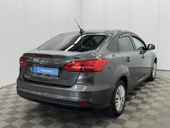 2017 Ford Focus III Рестайлинг, серый, 1160000 рублей - вид 4