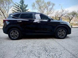 2023 Kia Seltos I Рестайлинг, чёрный, 1680000 рублей, вид 4
