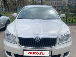 2012 Skoda Octavia II (A5) Рестайлинг, белый, 1000000 рублей, вид 2
