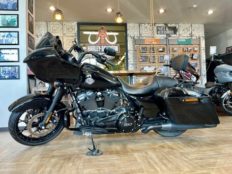 2021 Harley-Davidson Road Glide Special, чёрный, 2600000 рублей, вид 3