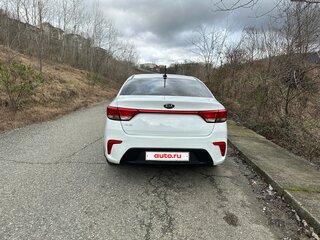 2019 Kia Rio IV, белый, 950000 рублей, вид 4