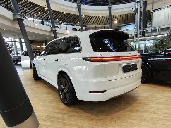 2026 Li Auto (Lixiang) L9 52.3 kWh I Рестайлинг, белый, 11990000 рублей - вид 7