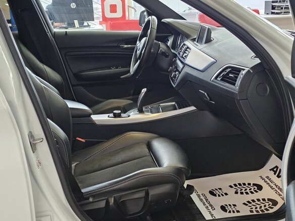 2019 BMW 1 серии 118i II (F20/F21) Рестайлинг 2, белый, 2649000 рублей - вид 17