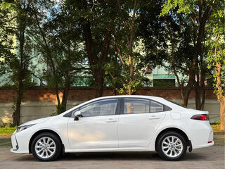 2021 Toyota Corolla XII (E210), белый, 1675000 рублей, вид 5