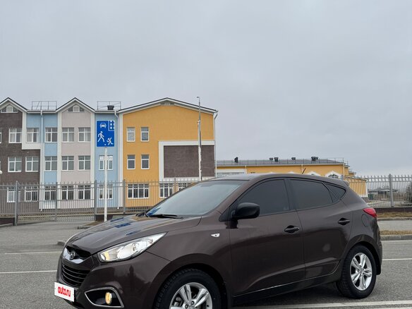 2011 Hyundai ix35 I, коричневый, 1080000 рублей - вид 4