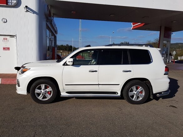2013 Lexus LX 570 III Рестайлинг, белый, 6400000 рублей - вид 6