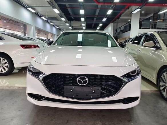 2026 Mazda 3 Axela IV (BP), белый, 1980000 рублей - вид 2
