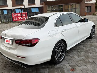 2021 Mercedes-Benz E-Класс 220 d V (W213, S213, C238) Рестайлинг, белый, 4695000 рублей, вид 3