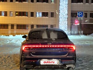 2021 Kia K5 III, синий, 2500000 рублей, вид 4