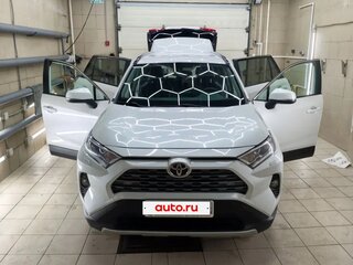2021 Toyota RAV4 V (XA50), белый, 3900000 рублей, вид 1
