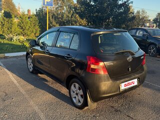 2006 Toyota Yaris II, чёрный, 380000 рублей, вид 4