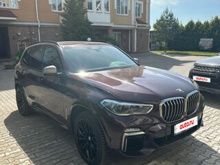 2019 BMW X5 M50i IV (G05/G18), красный, 6900000 рублей, вид 3