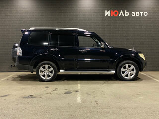 2008 Mitsubishi Pajero IV, чёрный, 1310000 рублей, вид 4