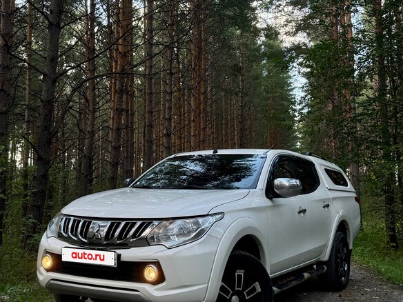 2015 Mitsubishi L200 V, белый, 2290000 рублей