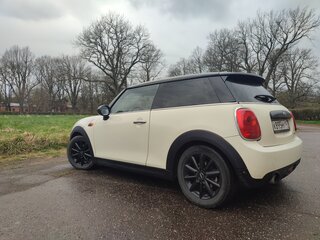 2017 Mini Hatch Cooper III (F55/F56), белый, 1360000 рублей, вид 5