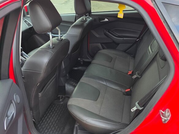 2012 Ford Focus III, красный - вид 11