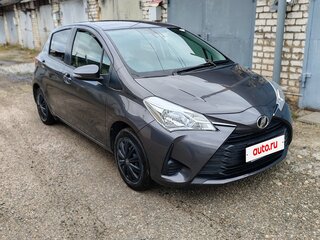 2017 Toyota Vitz III (XP130) Рестайлинг, серый, 750000 рублей, вид 2