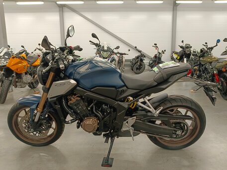 2021 Honda CB 650R, синий, 790000 рублей, вид 4