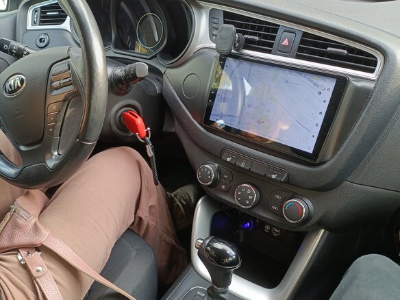2017 Kia Ceed II Рестайлинг, серебристый, 1400000 рублей - вид 9