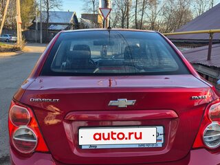 2012 Chevrolet Aveo II, красный, 400000 рублей, вид 2
