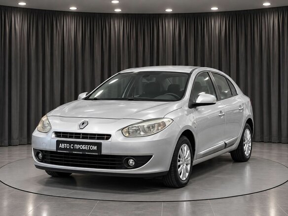 2011 Renault Fluence I, серебристый