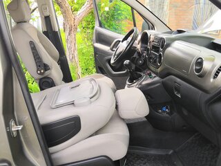 2008 Peugeot Partner II, серый, 649000 рублей, вид 3
