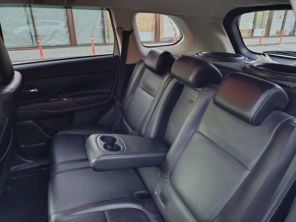 2017 Mitsubishi Outlander III Рестайлинг 2, белый, 1760000 рублей - вид 23