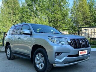 2017 Toyota Land Cruiser Prado 150 Series Рестайлинг 2, серебристый, 4200000 рублей, вид 4