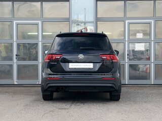 2020 Volkswagen Tiguan II, чёрный, 1852000 рублей, вид 5