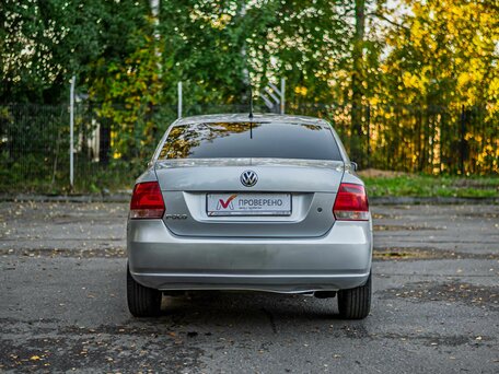 2015 Volkswagen Polo V, серебристый, 750000 рублей, вид 4