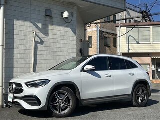2022 Mercedes-Benz GLA 180 II (H247), белый, 2150000 рублей, вид 1