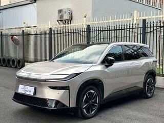 2026 Toyota bZ3X 58.3 kWh, бежевый, 2584000 рублей, вид 1