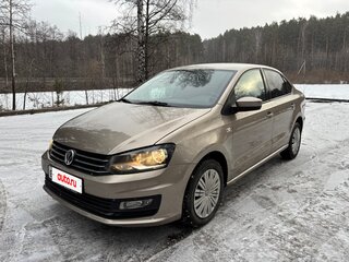 2017 Volkswagen Polo V Рестайлинг, бежевый, 1299900 рублей, вид 1