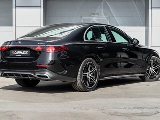 2025 Mercedes-Benz E-Класс 300 VI (W214, S214), чёрный, 8490000 рублей, вид 3