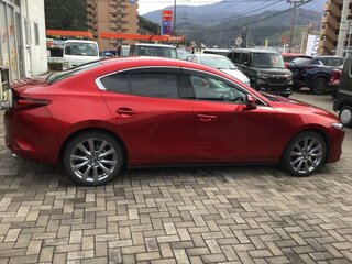 2022 Mazda 3 IV (BP), красный, 1100000 рублей, вид 5