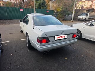 1992 Mercedes-Benz E-Класс 320 I (W124), белый, 1700000 рублей, вид 3